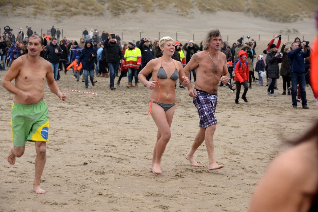 ../Images/Nieuwjaarsduik Nederzandt 2017 055.jpg